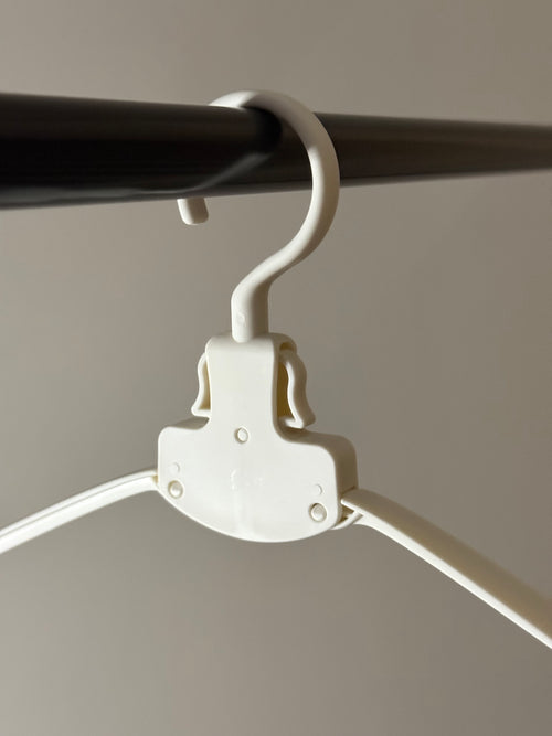 STŌRA PREMIUM FOLDABLE HANGERS WHITE